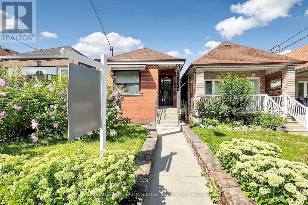 180 Gilbert Avenue, Toronto (Caledonia-Fairbank)