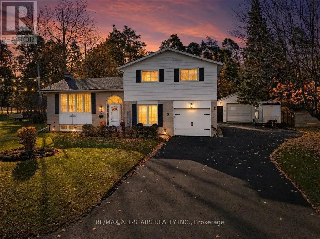 5 Sunrise Street, East Gwillimbury (Holland Landing)