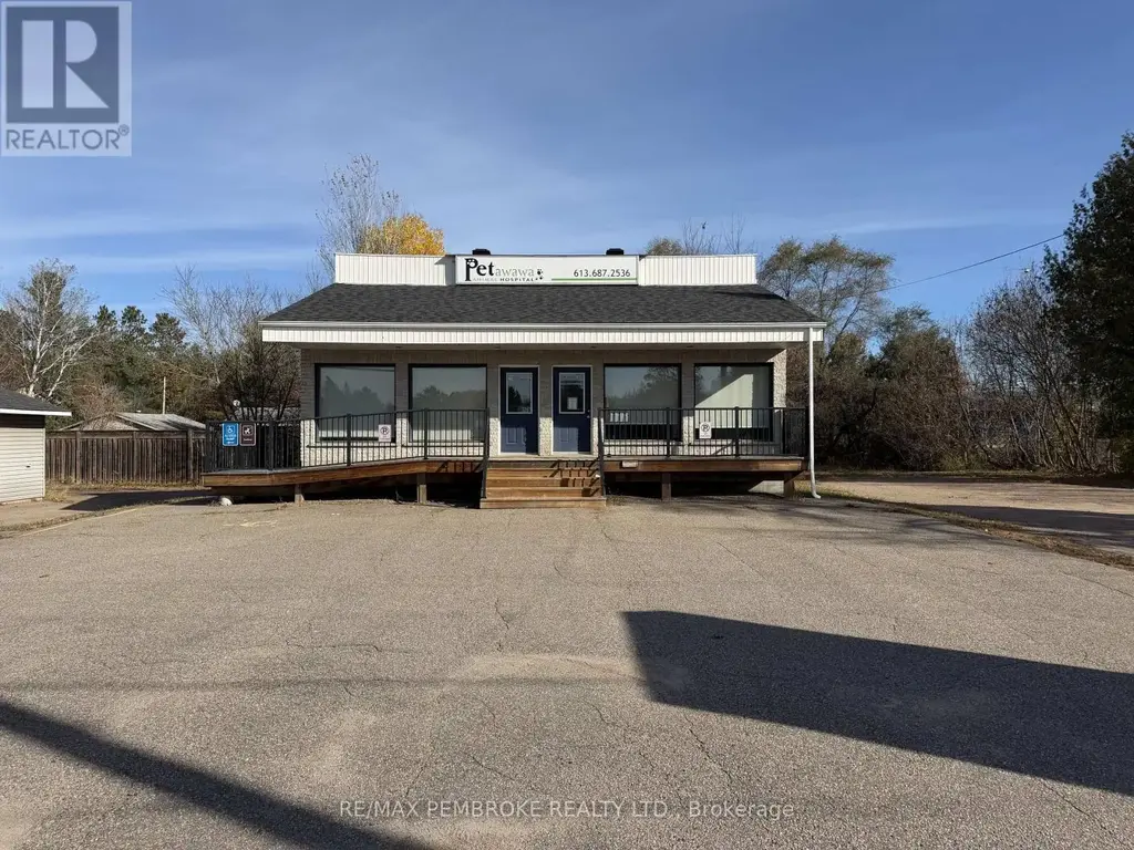 3261 Petawawa Boulevard, Petawawa
