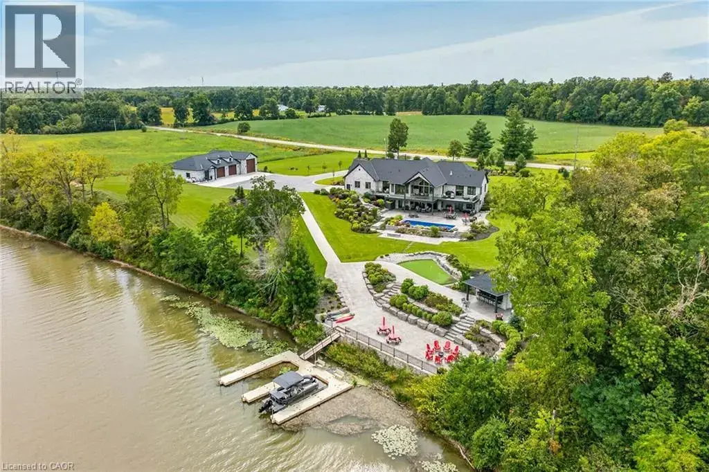 2064 River Road, Cayuga