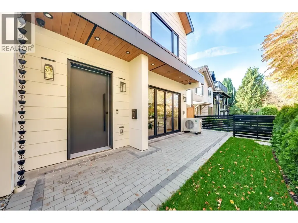 1 2686 Mcgill Street, Vancouver