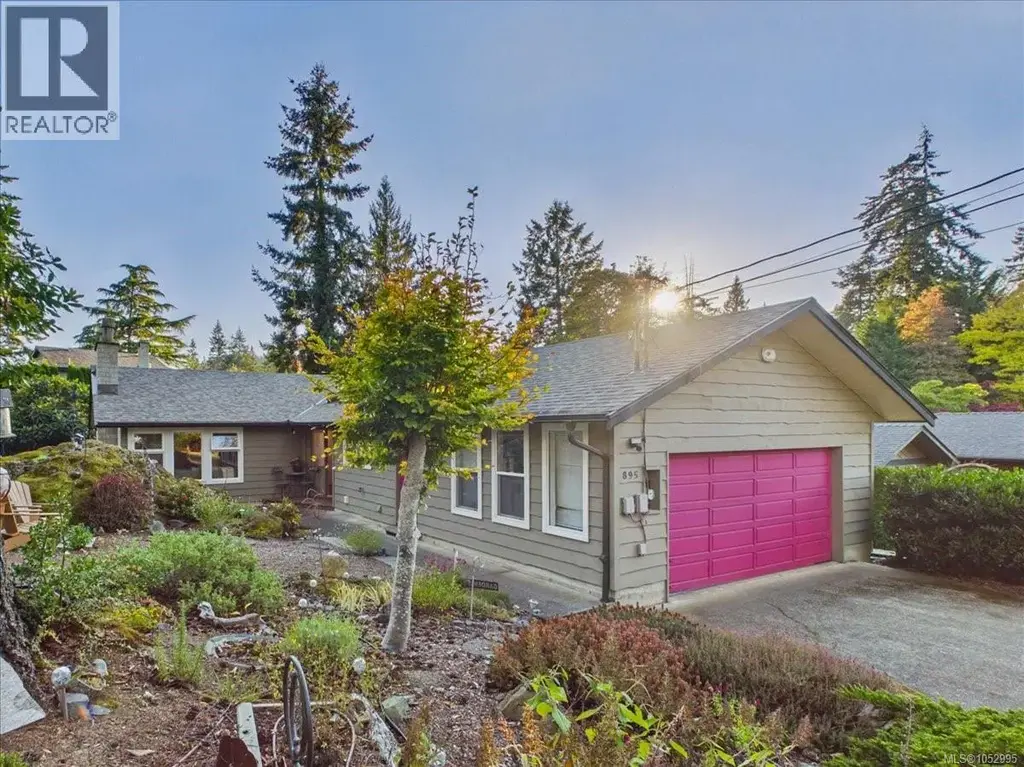 895 Brentwood Hts, Central Saanich