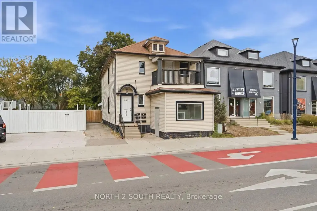880 Dundas Street E, London East (East L)