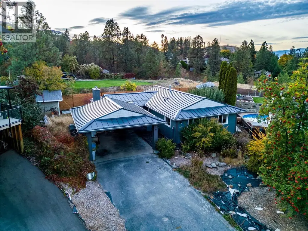 325 Whiteshield Crescent, Kamloops
