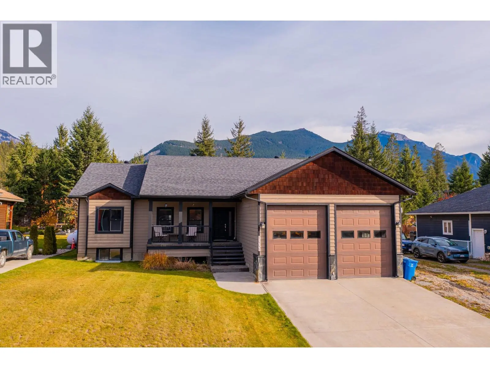 1448 Hemlock Street, Golden Real Estate Listing: MLS® #10404079