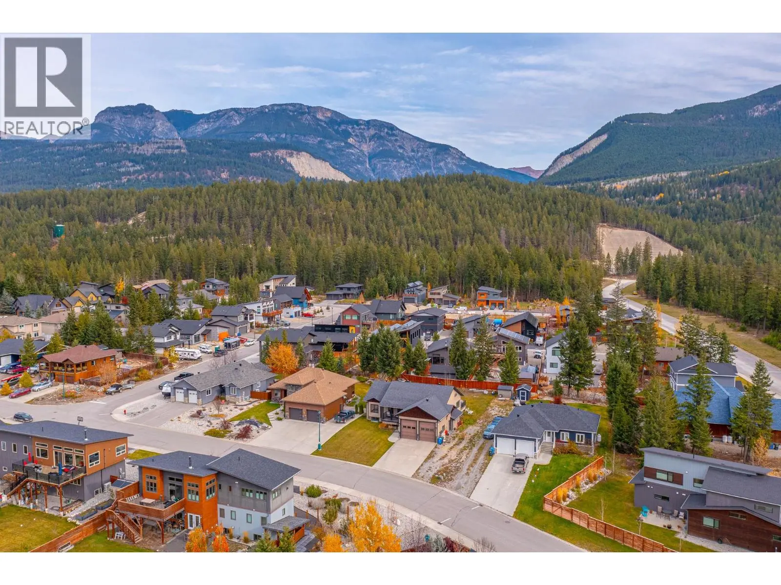1448 Hemlock Street, Golden Real Estate Listing: MLS® #10404079