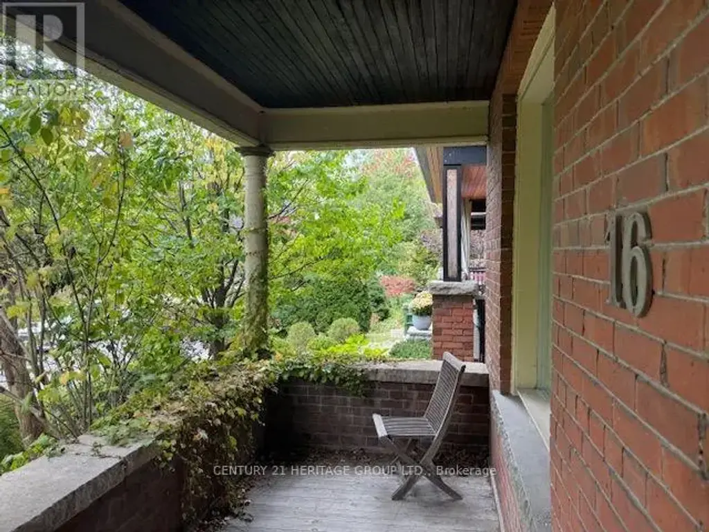 16 Sparkhall Avenue, Toronto (North Riverdale)
