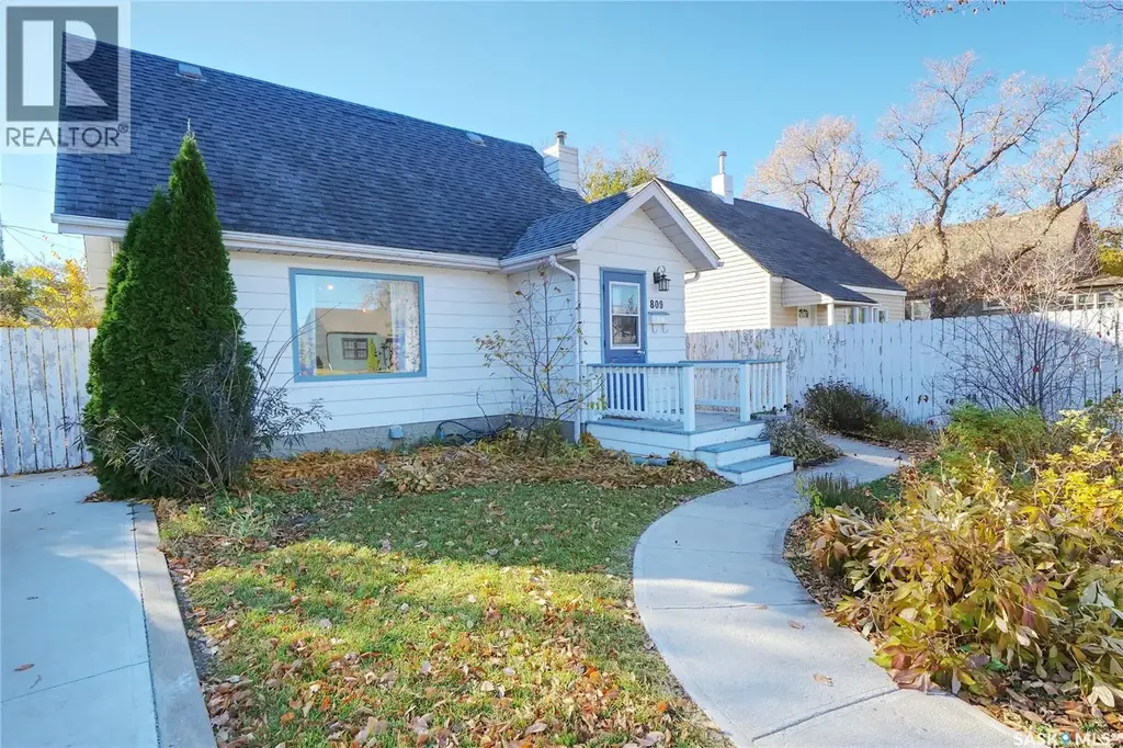 809 Athabasca Street E, Moose Jaw