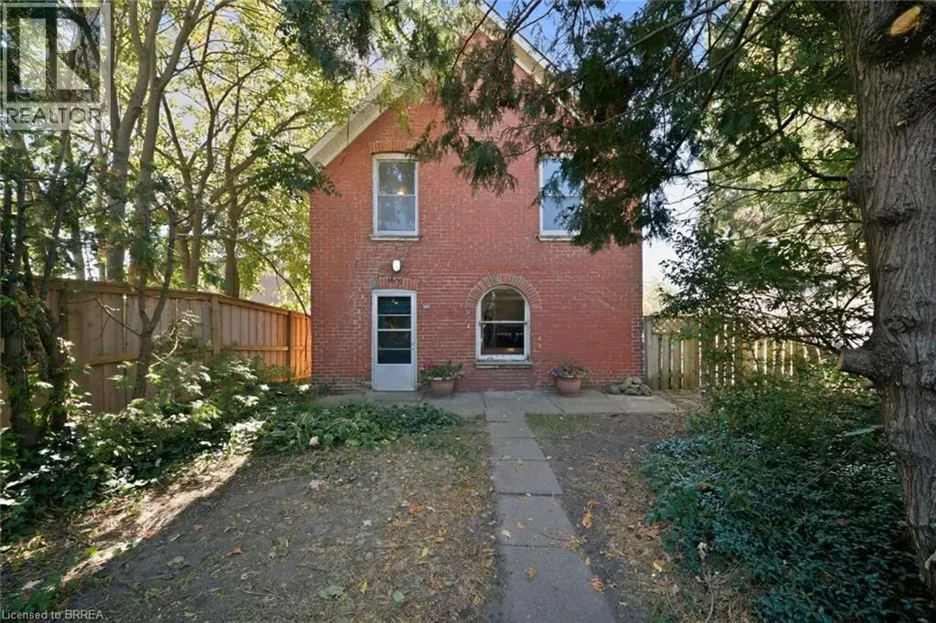 16 1/2 Terrace Hill Street, Brantford