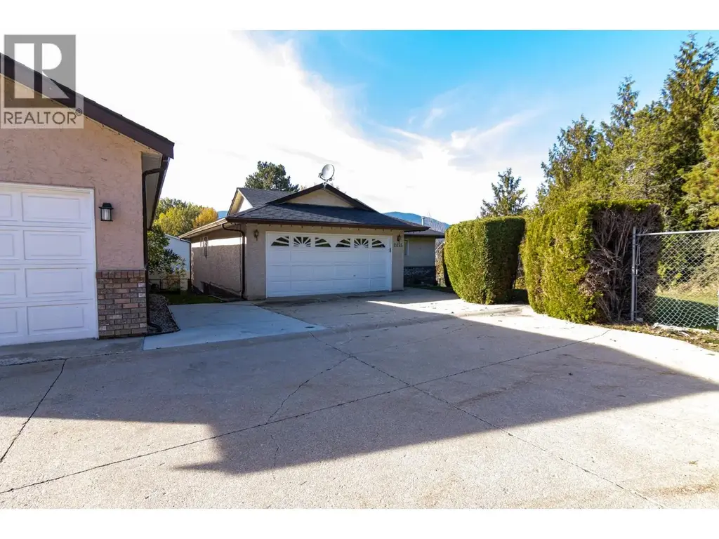 2455 5th Avenue Ne, Salmon Arm