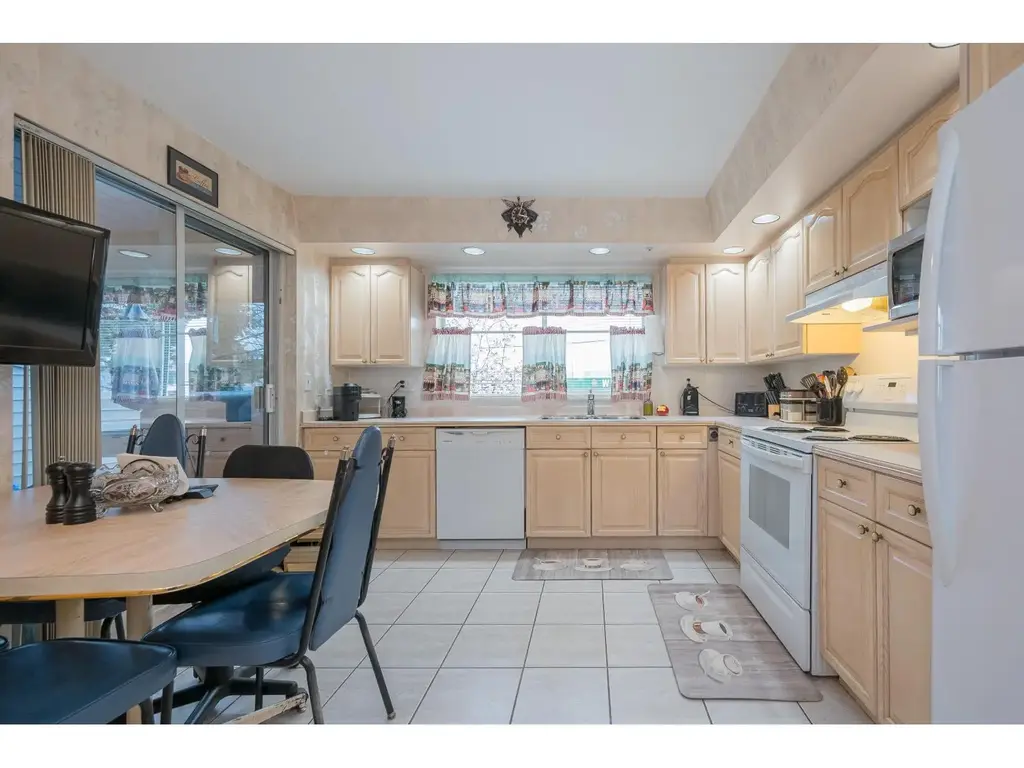 103 5776 200 Street, Langley