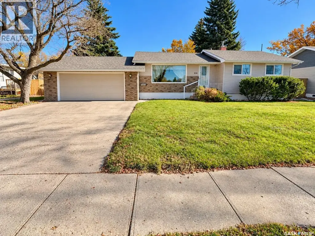 236 13th Street Ne, Weyburn