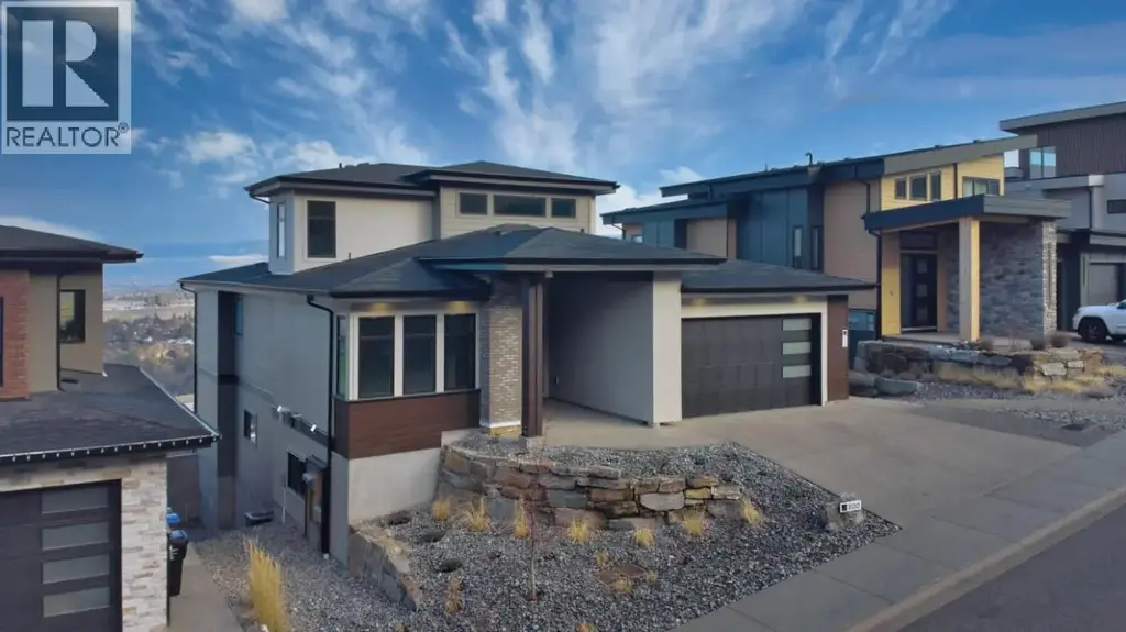 1030 Emslie Street, Kelowna