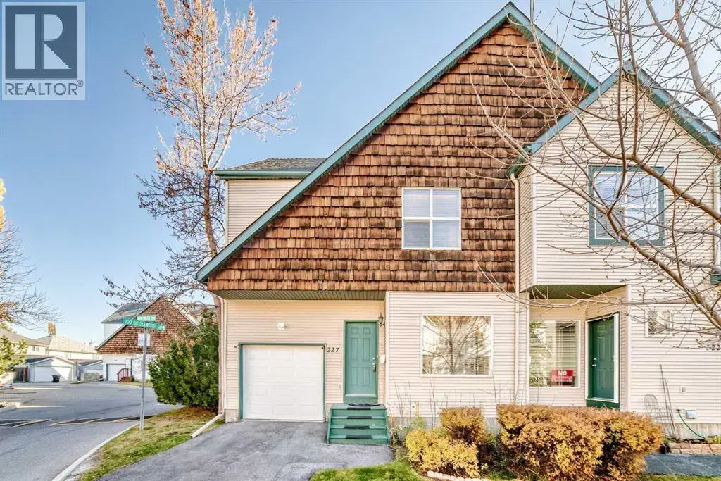 227 Bridlewood View Sw, Calgary