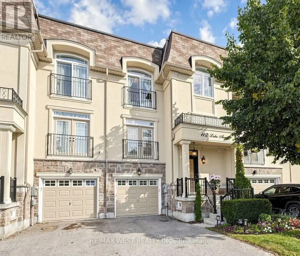 112 Lake Avenue, Richmond Hill (Oak Ridges Lake Wilcox)