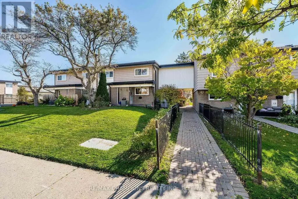 17 - 925 Bayly Street, Pickering (West Shore)
