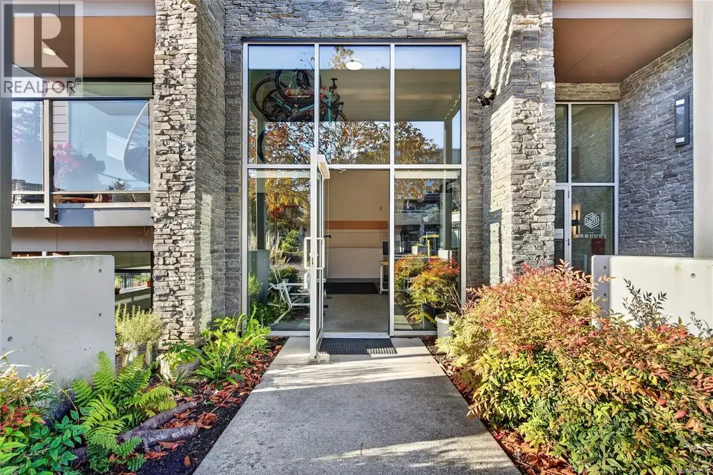 101 7162 West Saanich Rd, Central Saanich