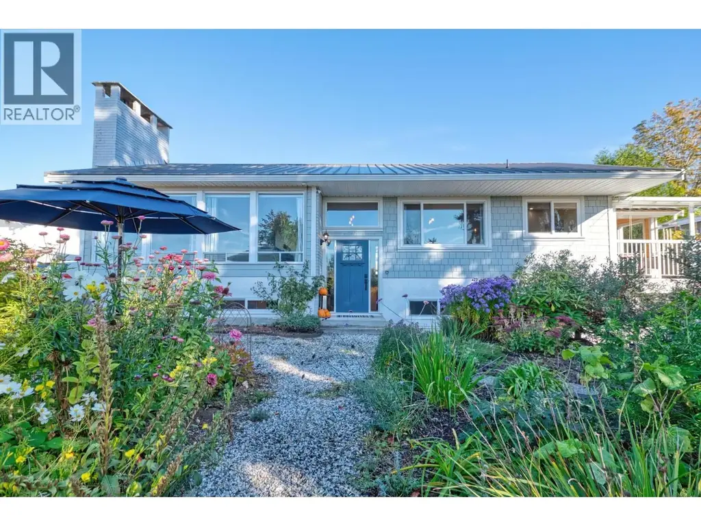 4770 Laurel Avenue, Sechelt