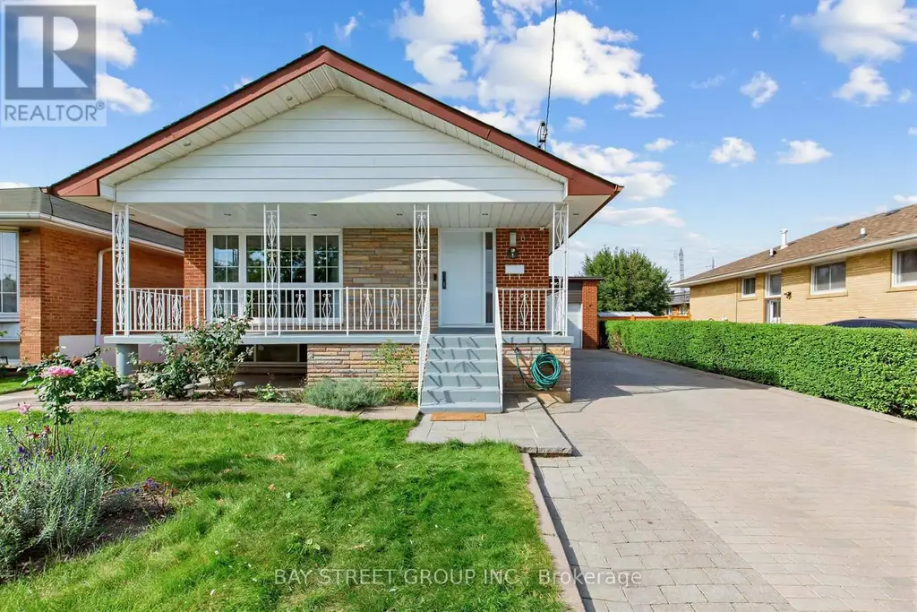 8 Amethyst Road, Toronto (Tam O'Shanter-Sullivan)