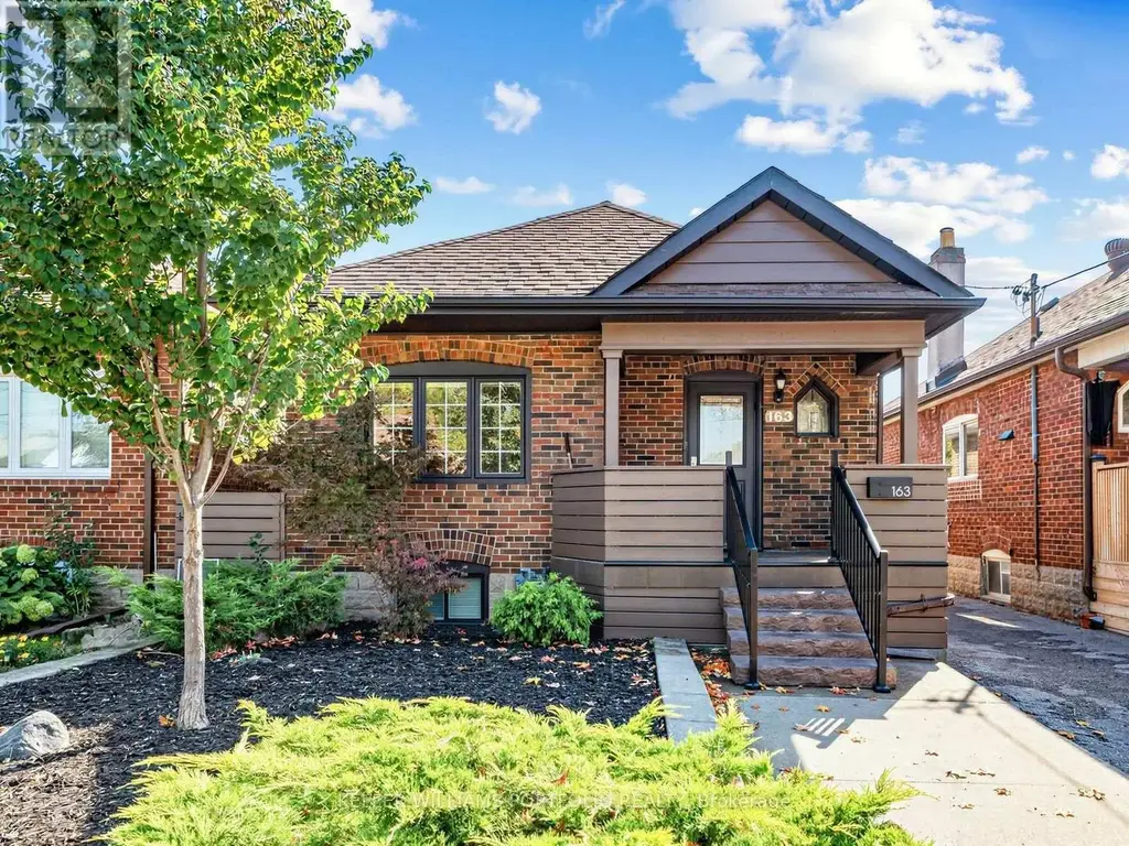 163 Lambton Avenue, Toronto (Rockcliffe-Smythe)
