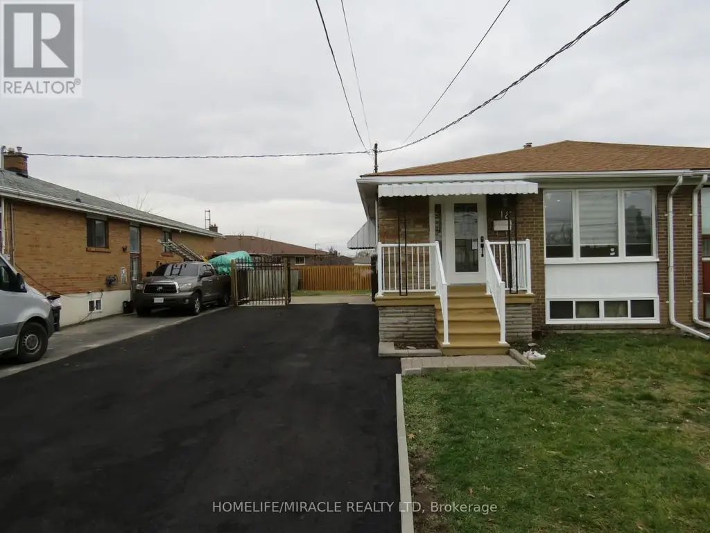 18 Rubydale Gardens, Toronto (Humber Summit)