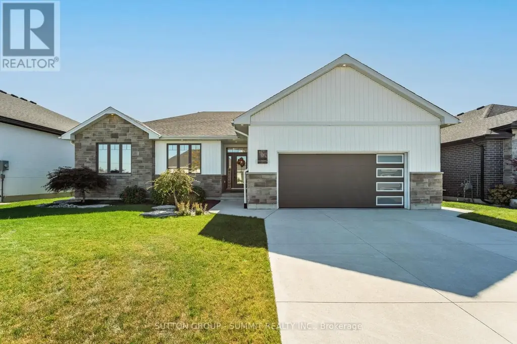 3591 Mia Lane, Plympton-Wyoming (Plympton Wyoming)