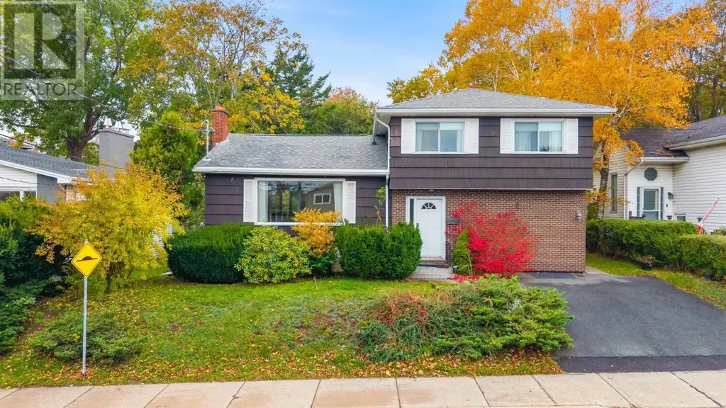 213 Crichton Avenue, Dartmouth