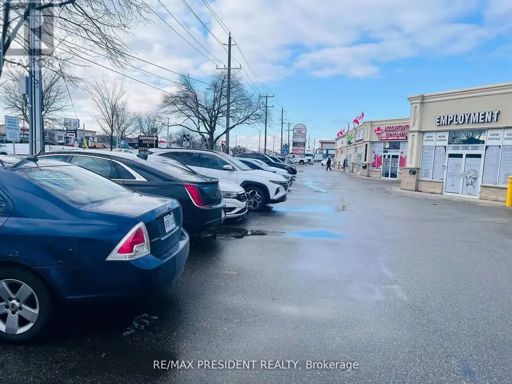 31-32 - 1772 Albion Road, Toronto (West Humber-Clairville)