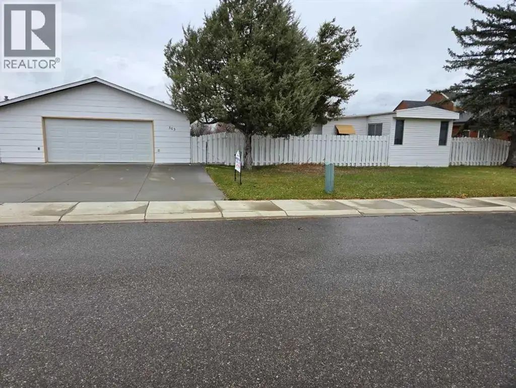 303 Piron Place, Picture Butte