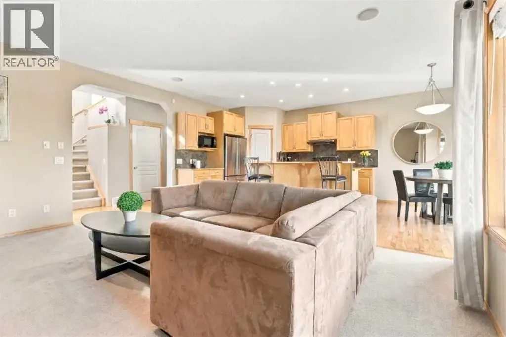 112 Eversyde Way Sw, Calgary