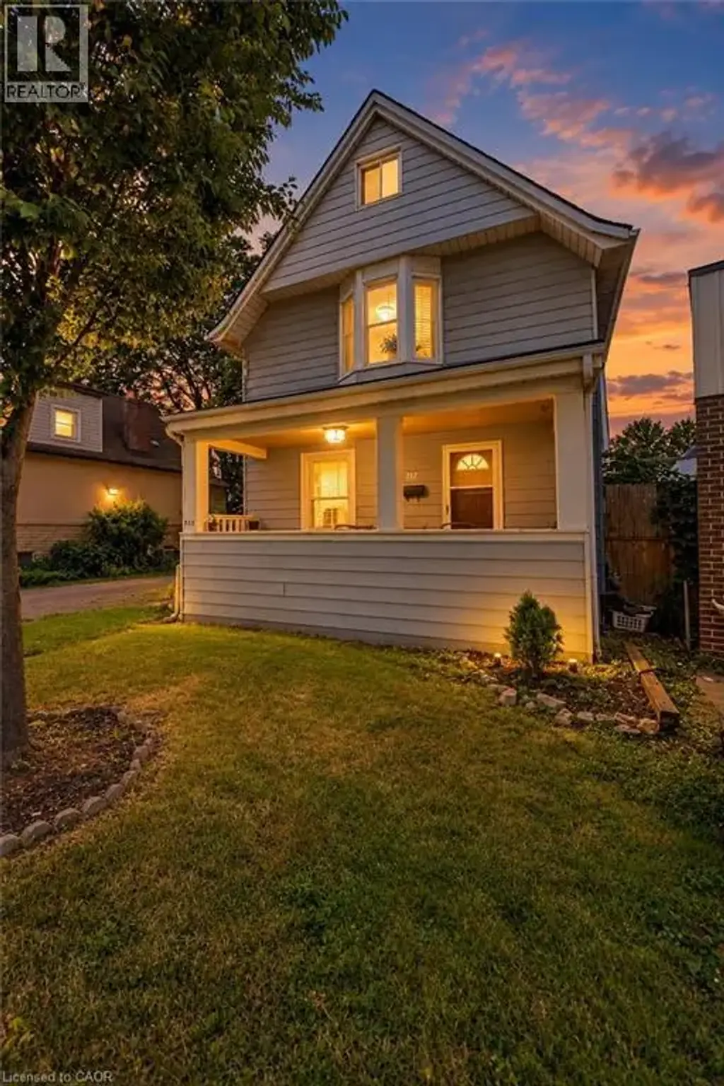 372 Beach Road, Hamilton