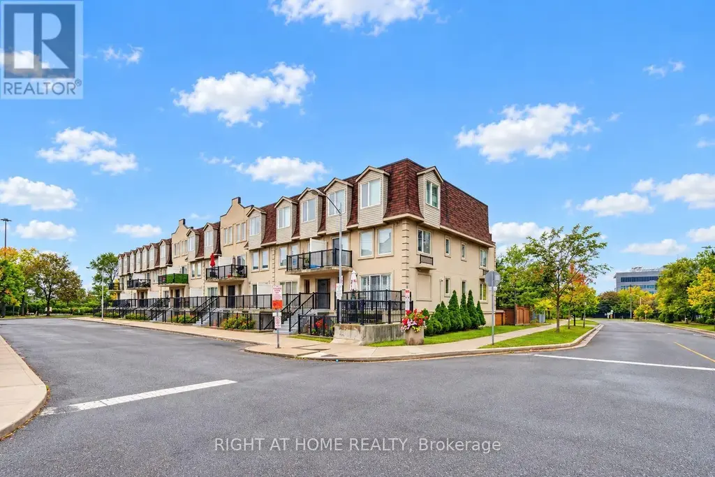 2095 - 55 George Appleton Way, Toronto (Downsview-Roding-CFB)