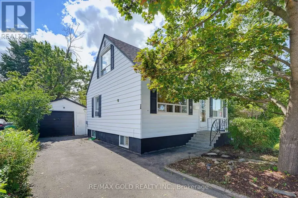 23 Pleasantview Avenue, Brampton (Brampton West)