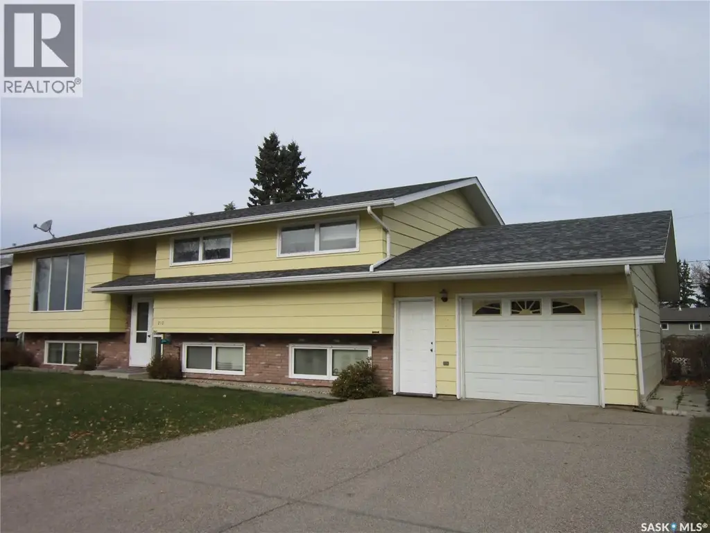 210 1st Street N, Wakaw