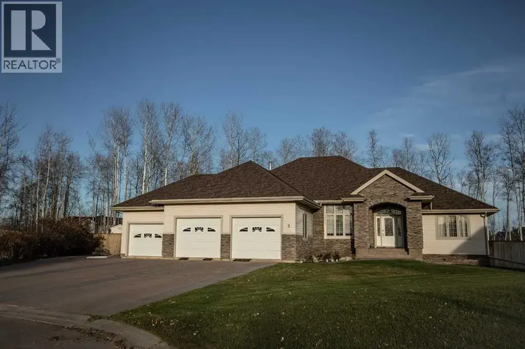 9 Chinook Crescent, High Level