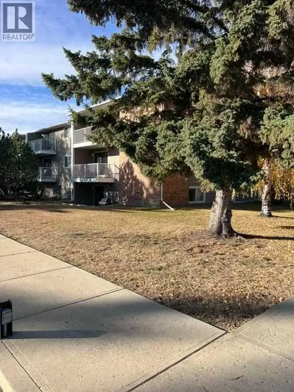303, 49 Bennett Street, Red Deer