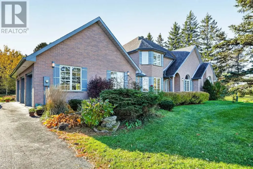 19114 Paragon Road, South Glengarry
