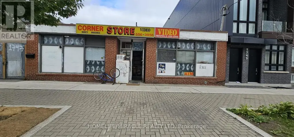 1747 Keele Street, Toronto (Keelesdale-Eglinton West)