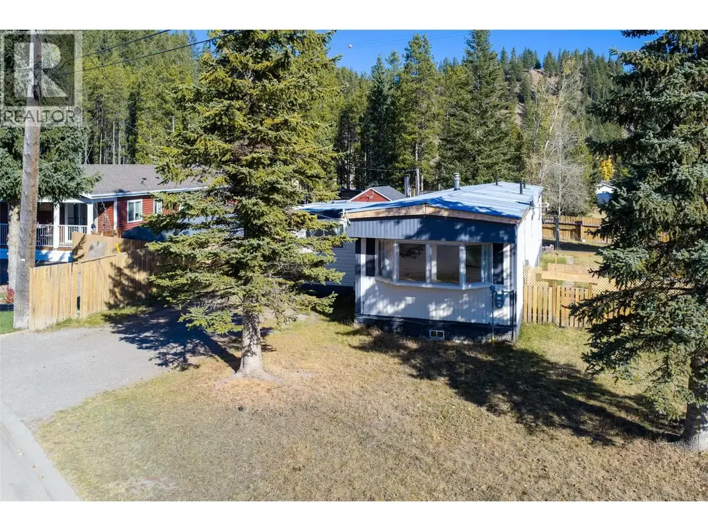 1555 Newgate Crescent, Elkford