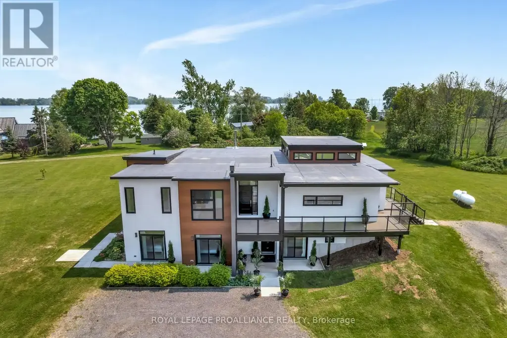 2670 County Road 8, Prince Edward County (North Marysburg Ward)