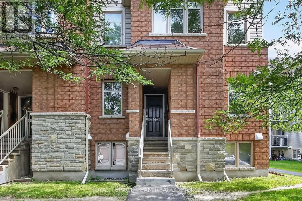255 Deercroft Avenue, Ottawa
