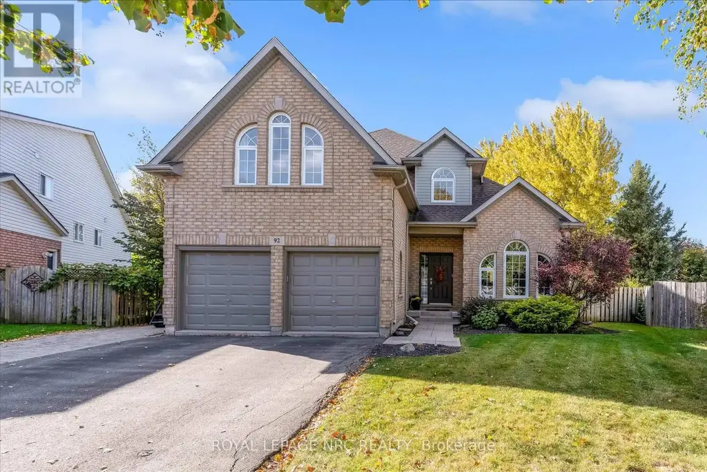 92 Ward Circle, Thorold (Confederation Heights)