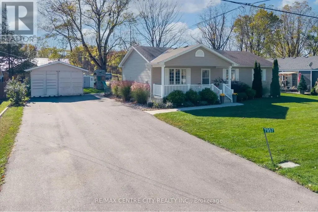 7957 Railroad Line, Brooke-Alvinston (Brooke Alvinston)