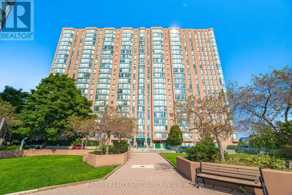 813 - 145 Hillcrest Avenue, Mississauga (Cooksville)
