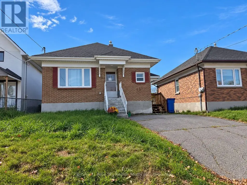 421 Worthington St E, North Bay (Central)