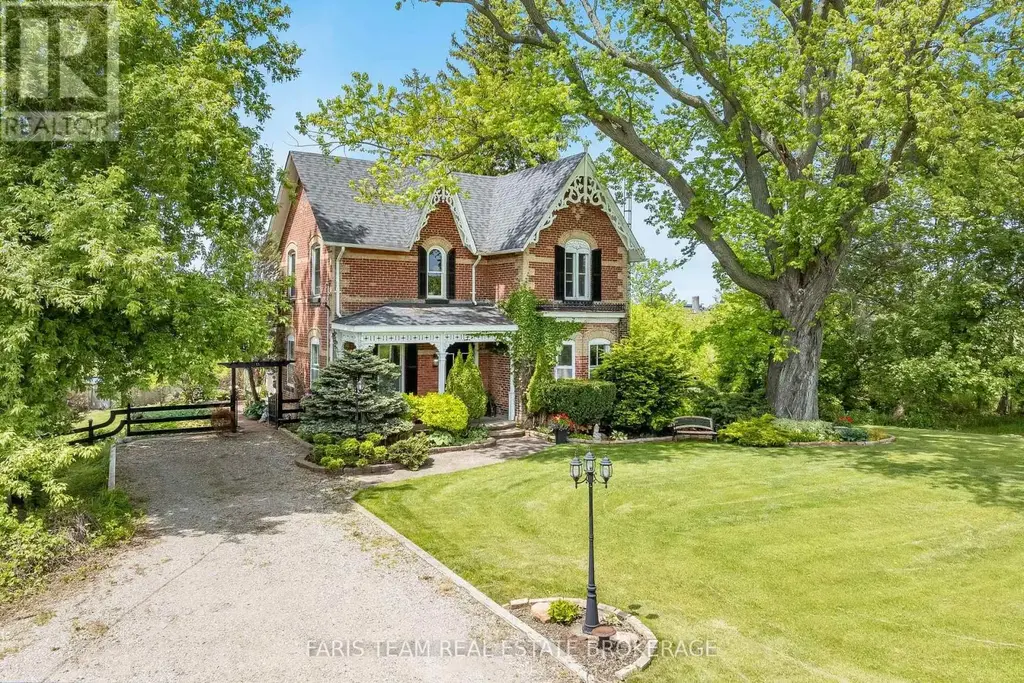 5716 County Road 56, Essa