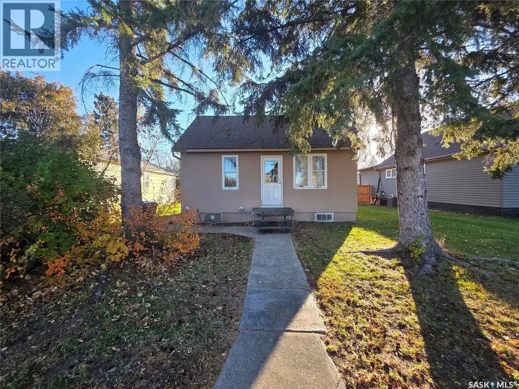 257 6th Avenue W, Melville