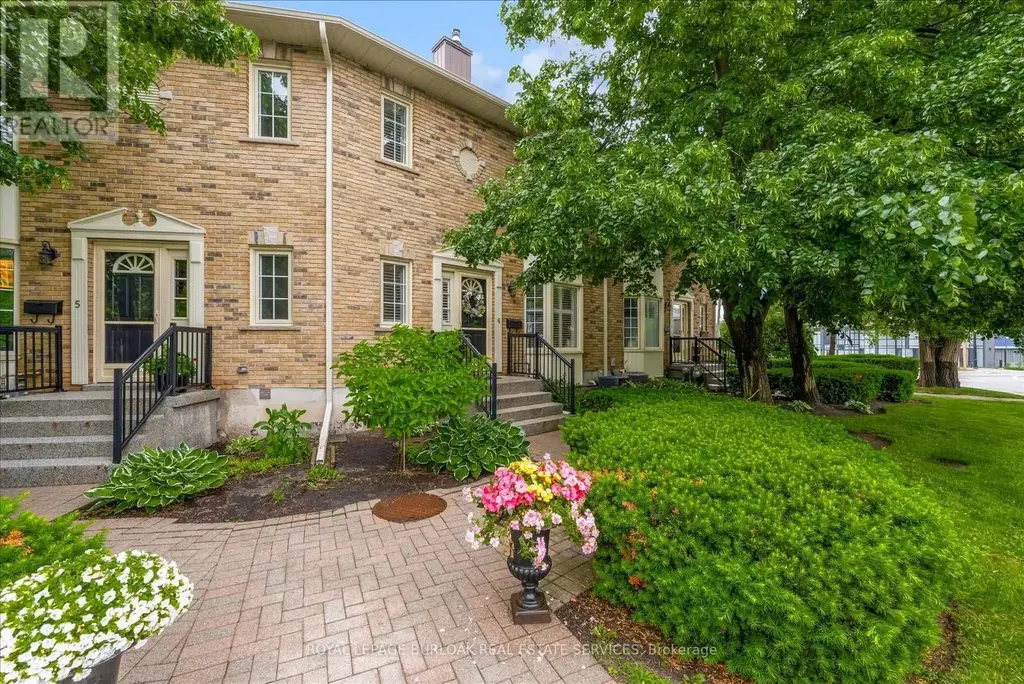 6 - 2110 New Street, Burlington (Brant)