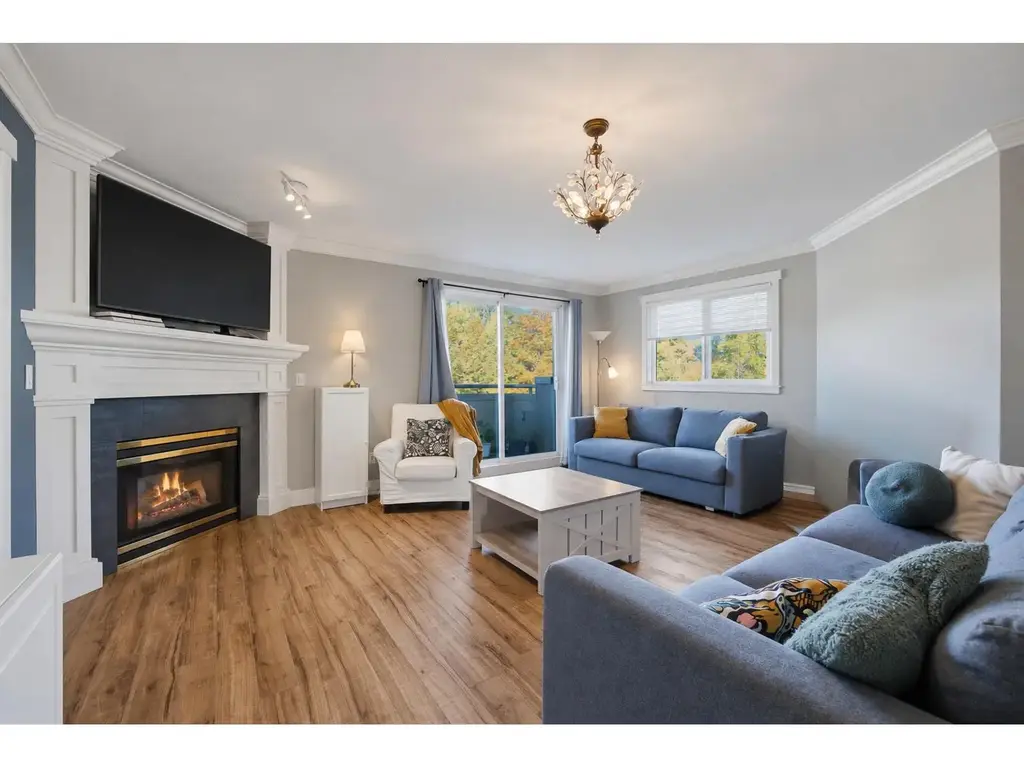 306 14993 101a Avenue, Surrey