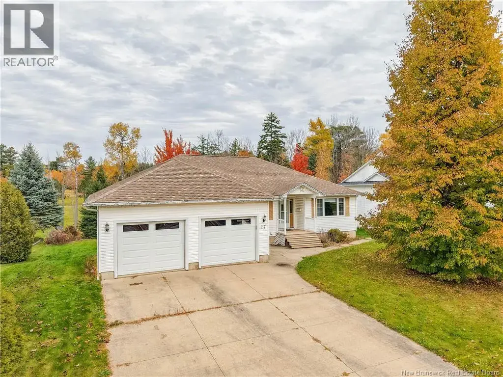 27 Howe Crescent, Oromocto